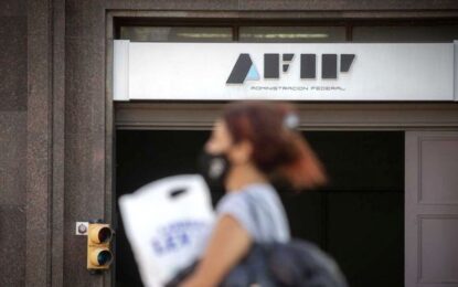 Dólar MEP: AFIP notificó a 5.780 contribuyentes para que declaren sus compras